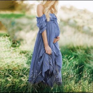 Blue maternity dress for photo shoot